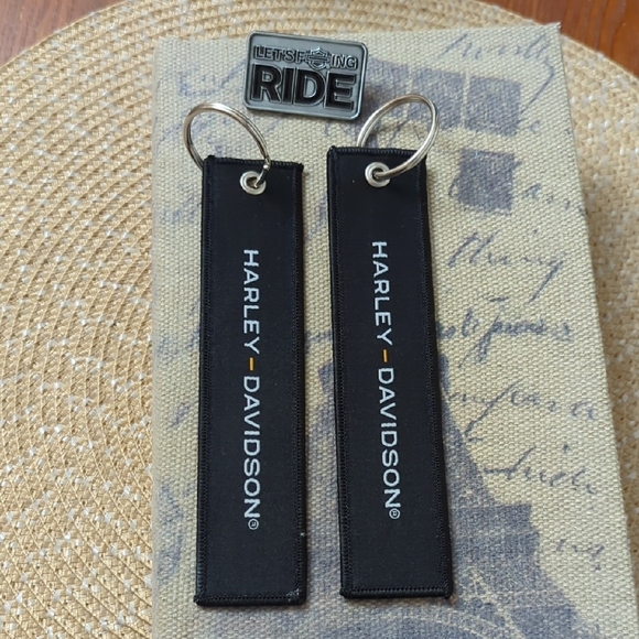 Harley-Davidson  Keychain Set - Picture 3 of 7